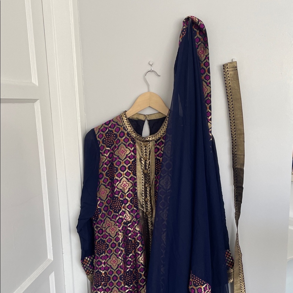 Indian, Pakistani afghani Elegant Purple and Gold Long Kurta Dress - Picture 12 of 12
